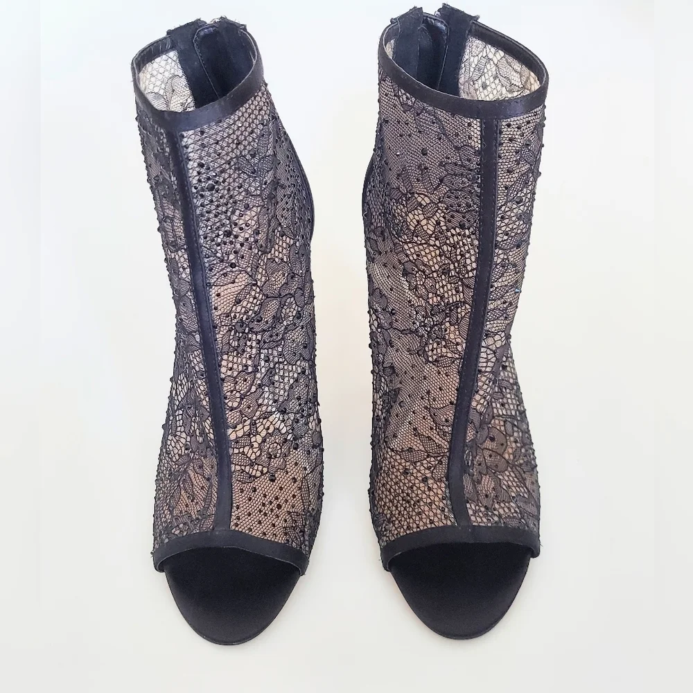 Badgley Mischka Jewel Black Beaded Lace Peep Toe Bootie Size 10 Black